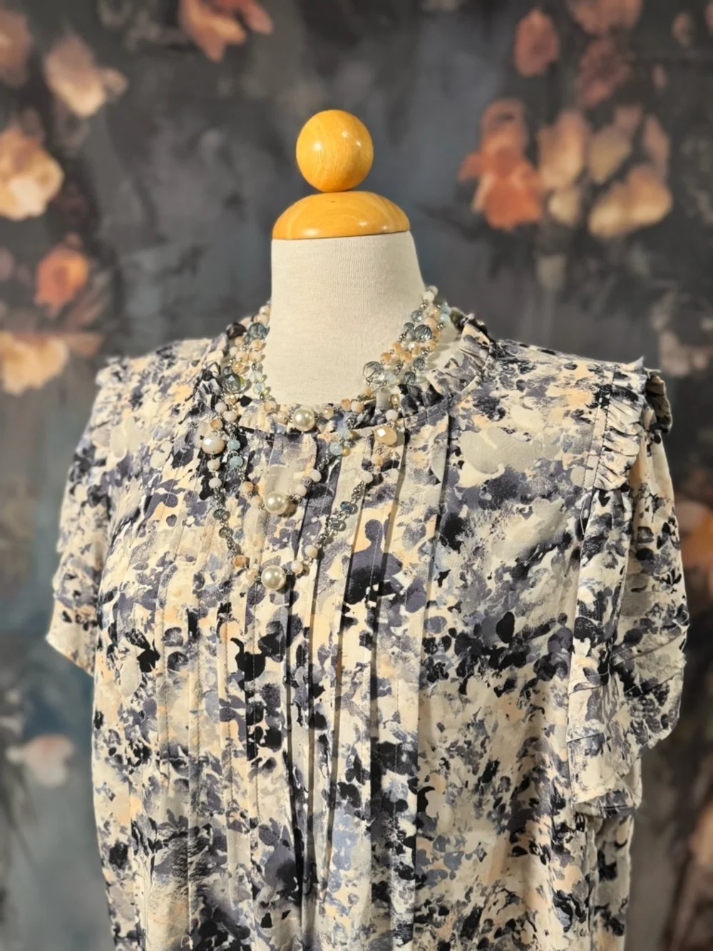 Rose & Olive Short-Sleeve Pleated Blouse in Blue and Cream Watercolor - Picture 3 of 9